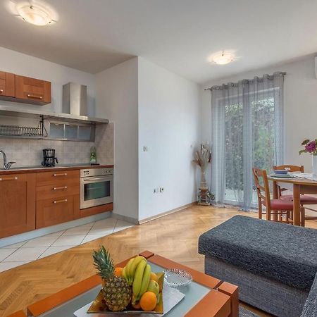 Apartment Amela Poreč Buitenkant foto