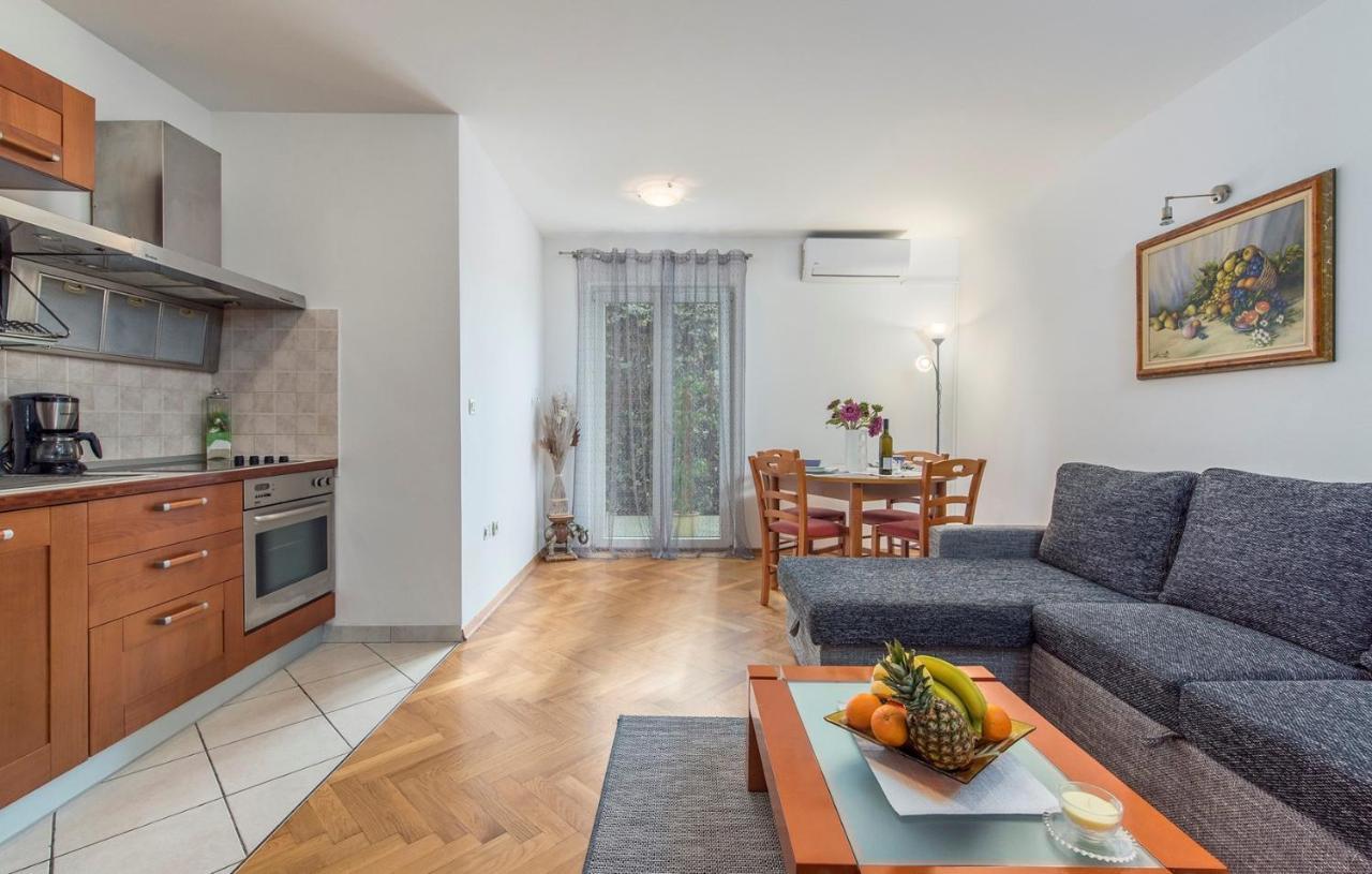Apartment Amela Poreč Buitenkant foto